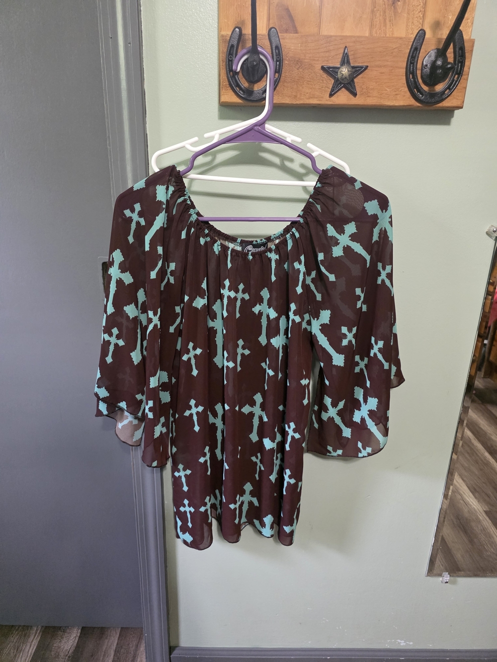 Relaxed Off-Shoulder Brown Blouse with Teal Cross Print